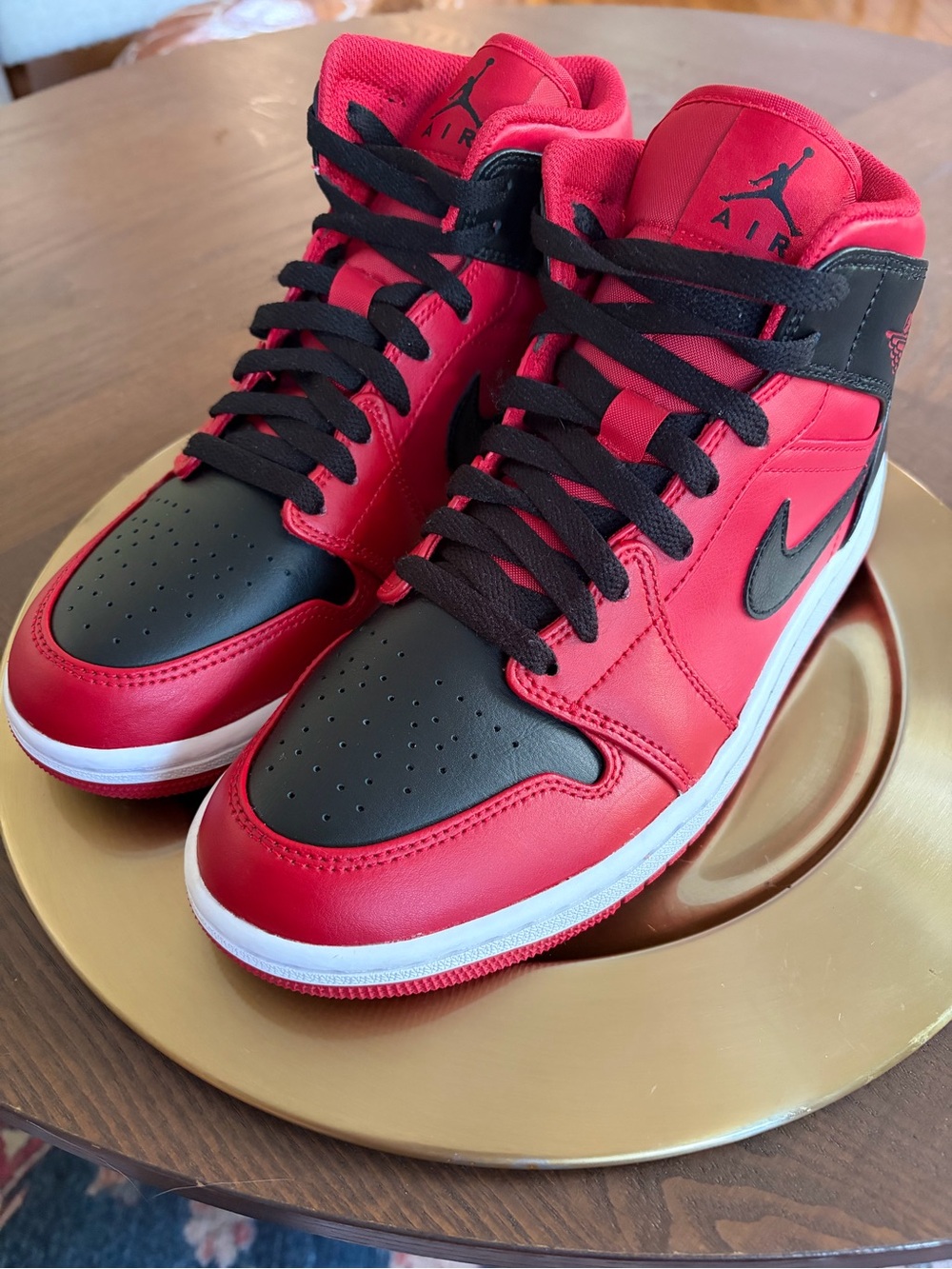 Jordan 1 Mid Reverse Bred